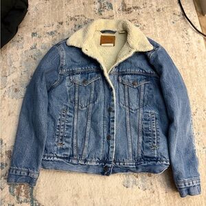 Levi's Sherpa Trucker Jacket